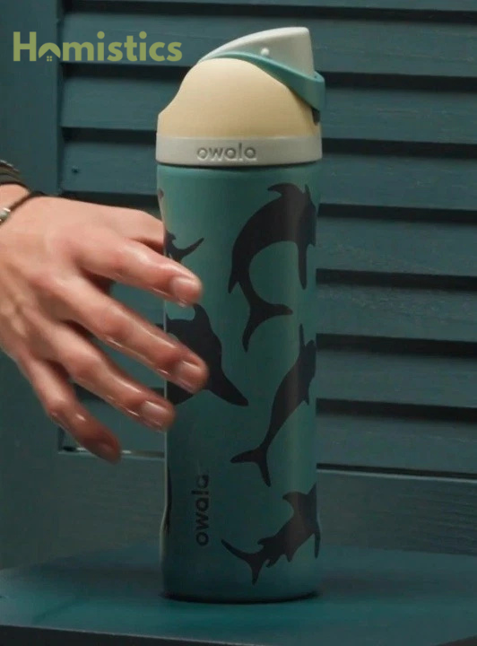 Owala FreeSip 24oz Fin Frenzy water bottle front view Pakistan